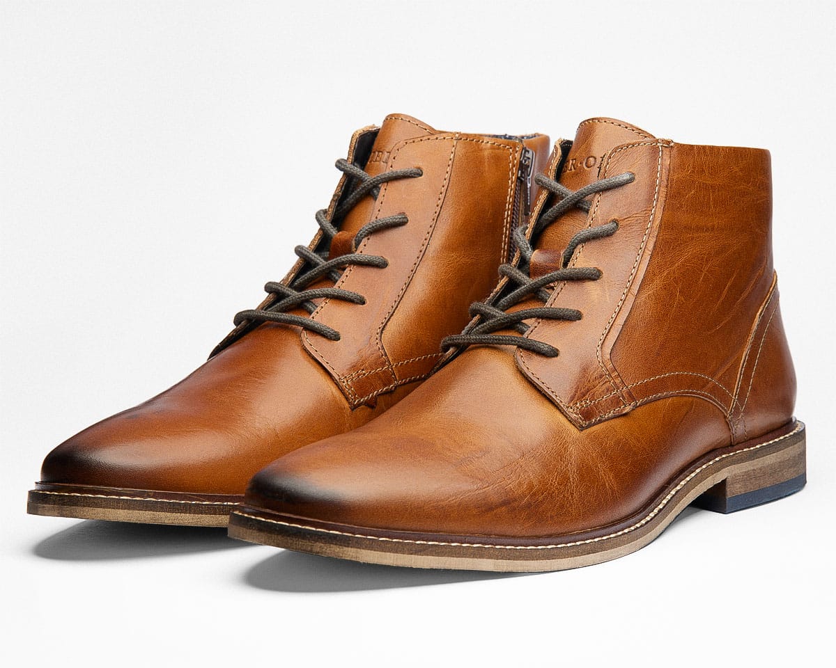 Kleding fotografie schoenen bruin leer